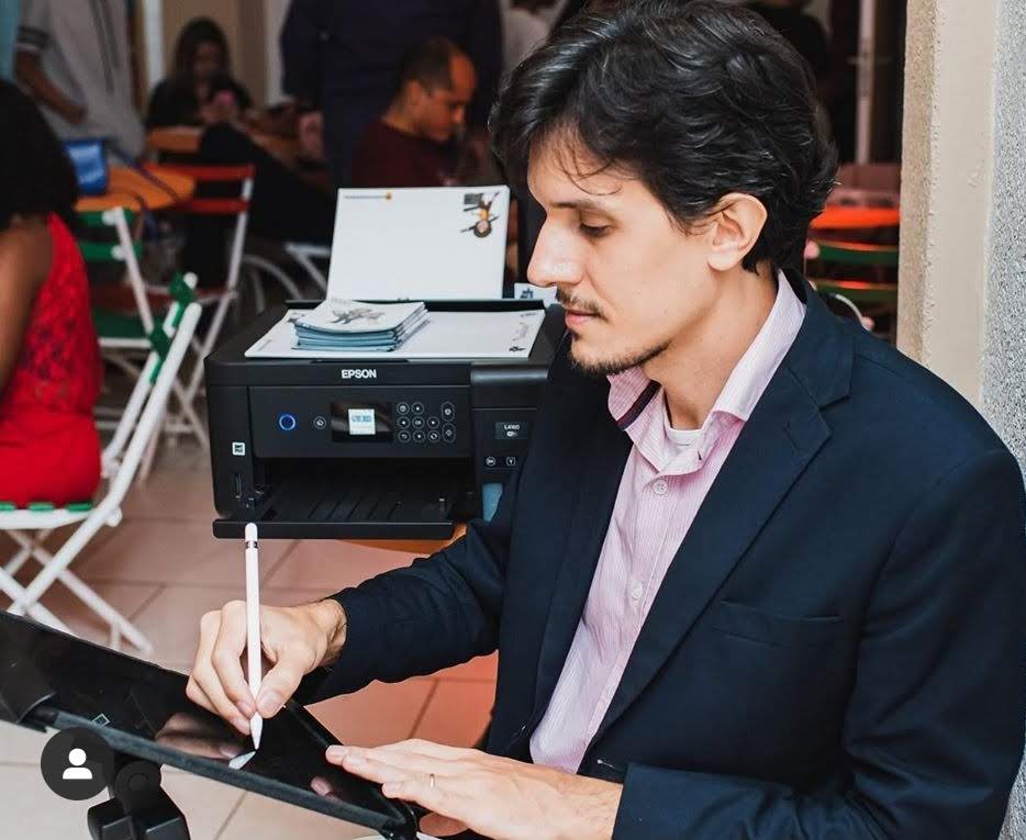 André Lemos desenhando ao vivo